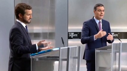 Sánchez no responde a la pregunta de Casado: "¿Cuántas naciones tiene España?"