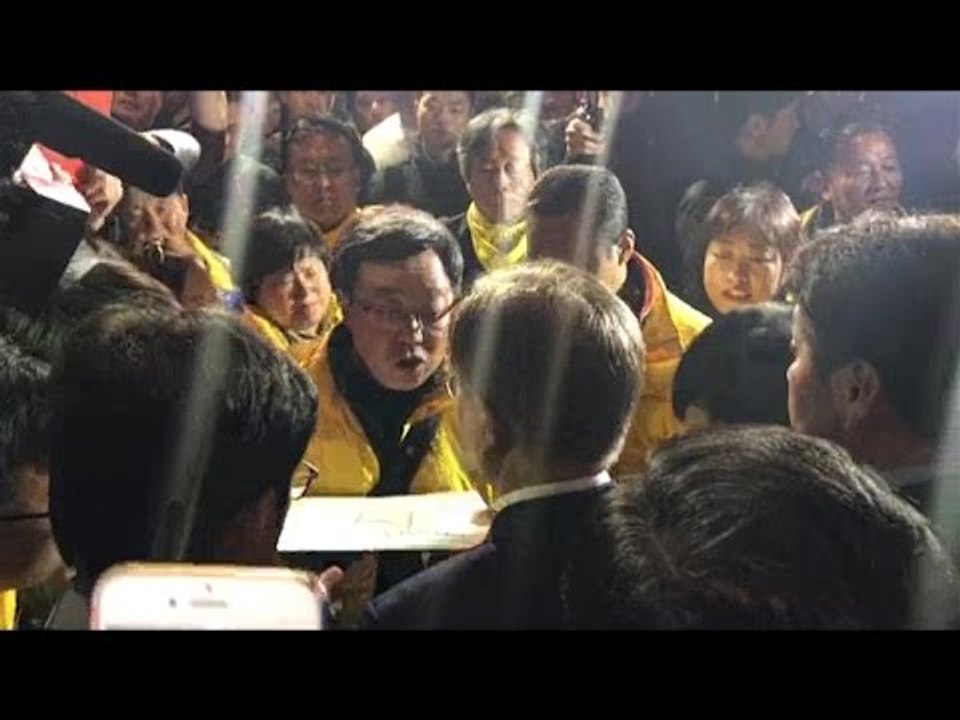 문재인, 대선 승리 후 첫 만남은 세월호 유족