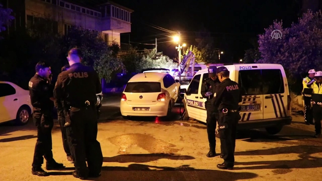Şüphelinin aracıyla çarptığı ekip otosundaki 2 polis yaralandı - DENİZLİ