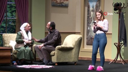 - Şafak Sezer’den tiyatrolar boş kalmasın çağrısı