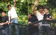 Shahrukh khan with Abram greets his fans outside Mannat on his birthday