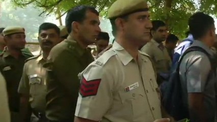 டெல்லியில் போராட்டம் நடத்திய போலீசார்