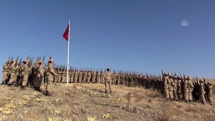 Kadın astsubay adaylarının zorlu eğitimi