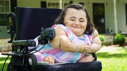 The Beauty Blogger With Bones Like Glass