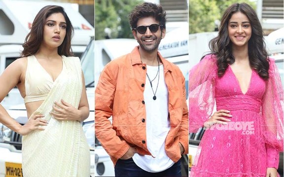 Ananya Panday Kartik Aaryan Bhumi Pednekar At The Pati Patni Aur Woh Trailer Launch SpotboyE