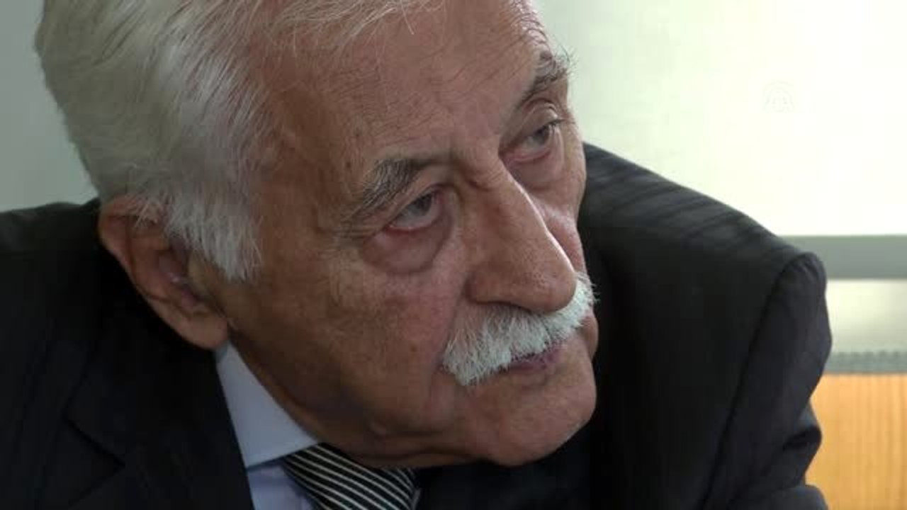 RÖPORTAJ : Yavuz Bülent Bakiler: "Gerçek şair ve yazar sokakta olmalı" (5)