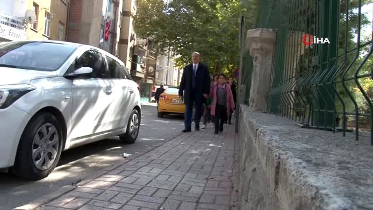 Öğretmenler, öğrencilerin evinde