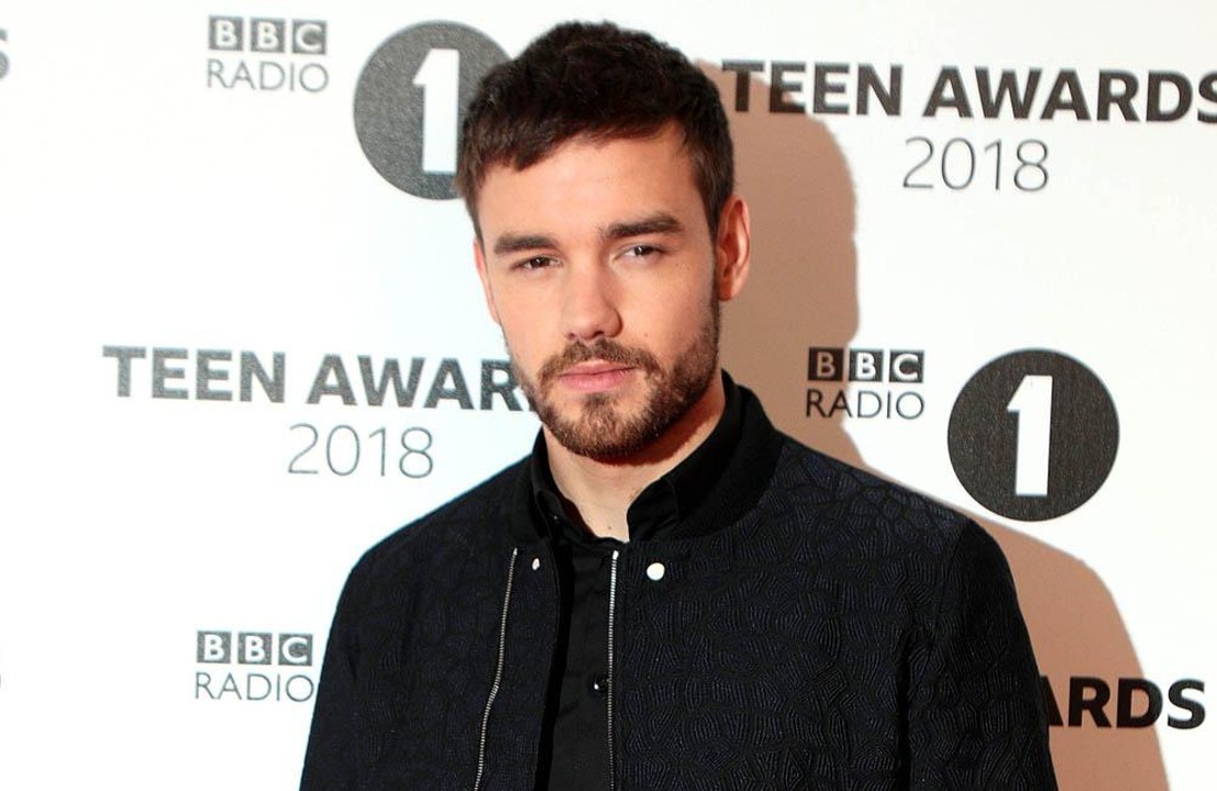 Liam Payne: Put phones down