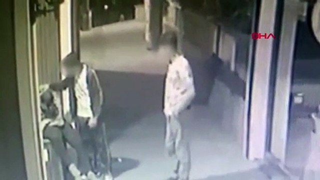 Akıllara durgunluk veren hırsızlık kamerada