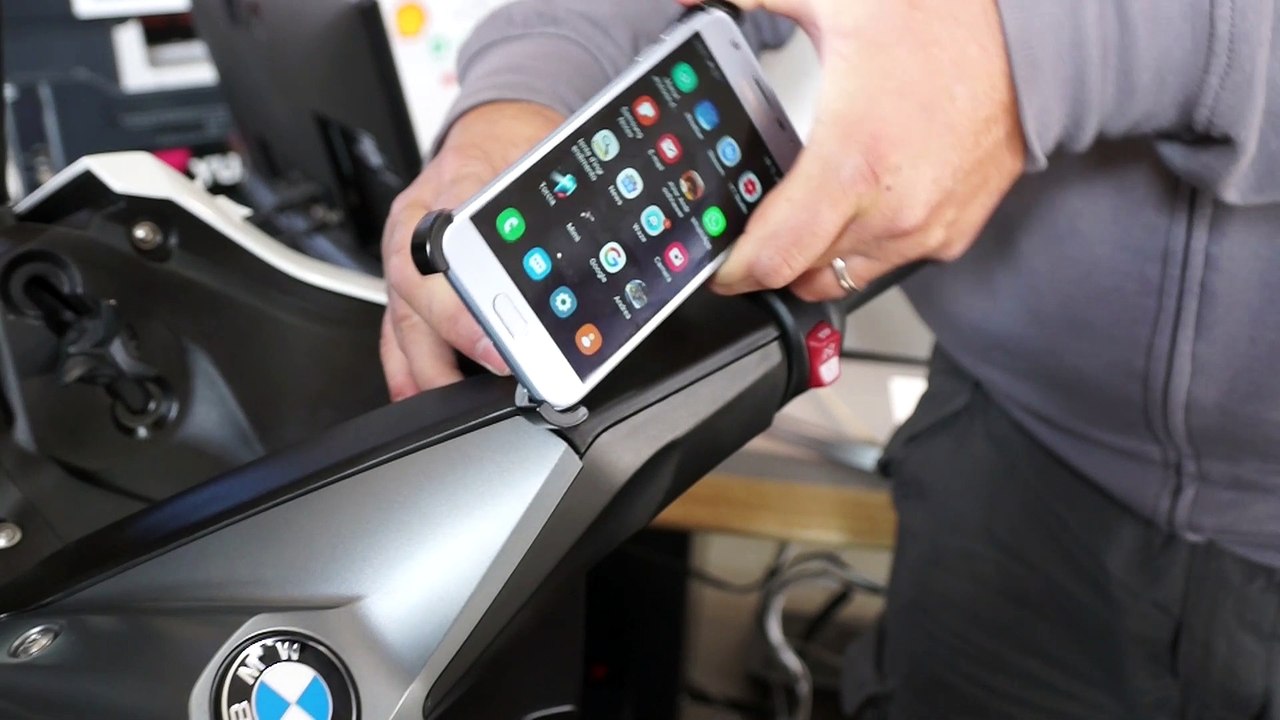 iHOOK 1 Phone support for YAMAHA T-MAX 530