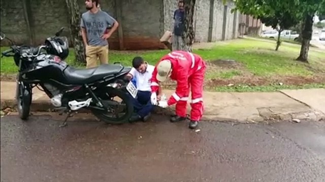 Motociclista fica ferido ao se envolver em acidente de trânsito, no Bairro São Cristóvão