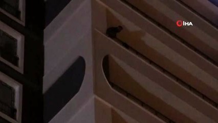 13. katta onu gören telefona sarıldı