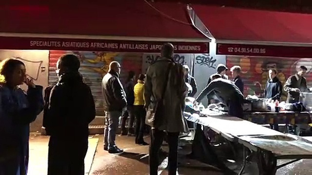 Drame de la rue d'Aubagne à Marseille : un repas offert à tous rue Halle Delacroix