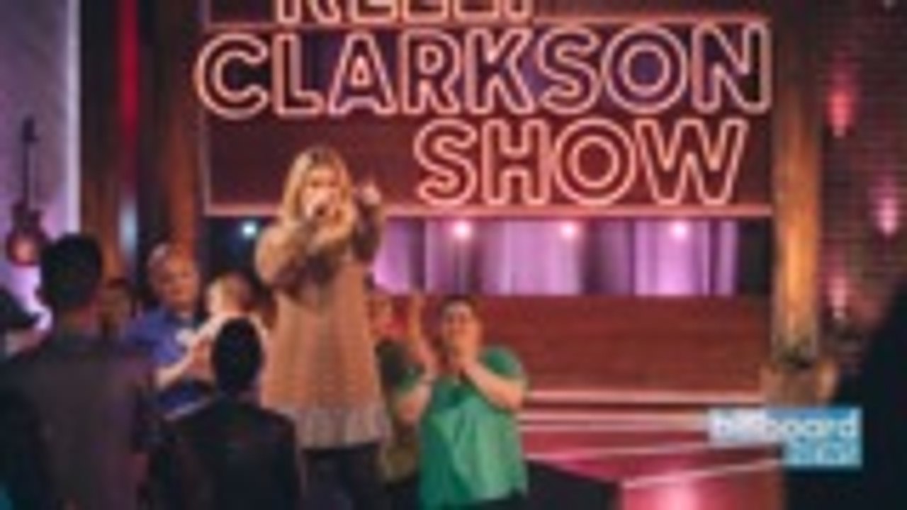 Kelly Clarkson Beautifully Covers Taylor Swift's 'Delicate' | Billboard News