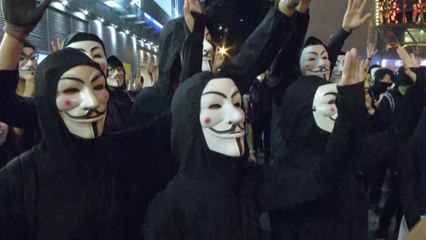 복면금지법 한 달 맞아 '가면 시위' 잇따라 / YTN