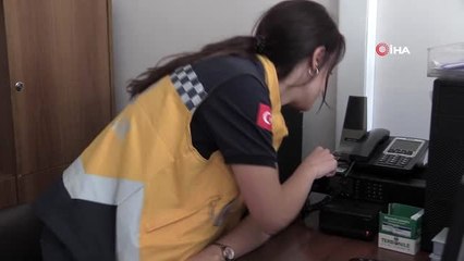 Anne kız aynı ambulansta bebeklerin hayatını kurtarıyor