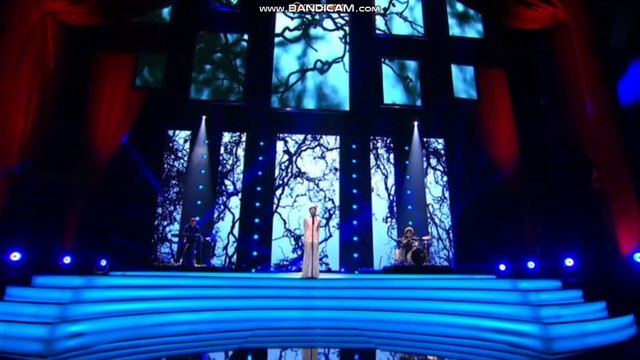 KLIP | Musik med Oh Land | De Største Øjeblikke 2014 | TV2 Danmark