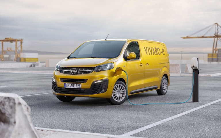 Opel Vivaro-e : l'utilitaire passe à...