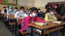 Lösemili Birgül için tüm öğrenciler maske taktı