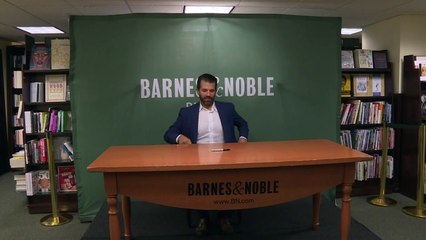 دونالد ترامب جونيور ينشر كتابا تحريضيا دفاعا عن والده الرئيس