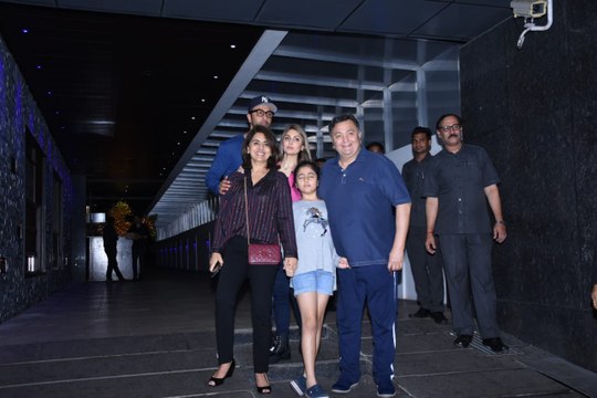 Spotted: Ranbir Kapoor with his family for dinner at a restaurant in Bandra