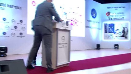 Diyanet İşleri Başkanı Erbaş: "Dünyanın hiçbir yerinde kendi milletinin değerlerini yıpratan bir...