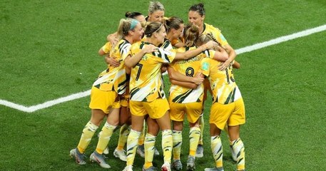 Les joueuses australiennes de football obtiennent un accord pour toucher le même salaire que leurs homologues masculins