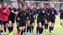 Teknik direktör Tuncel: 'Kadın futbolunun ilerlemesi için Süper Lig kulüpleri takım kurmalı' - İZMİR