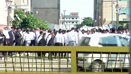 दिल्ली में कई जगह वकीलों का विरोध प्रदर्शन, आरोपी पुलिस की गिरफ्तारी की मांग की