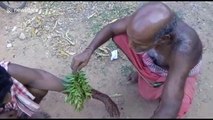 Indian shaman cuts up snake bite victim’s hand with razor blade in dangerous folk 'treatment'