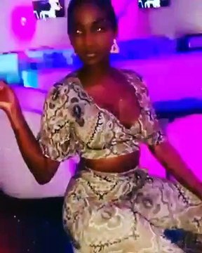 Coumba Babacar, la boss de « KFC SENEGAL », dans une tenue très aguicheuse