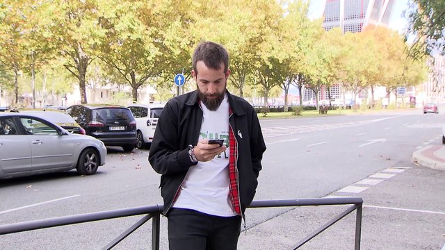 El 74% de los españoles que compra a través del móvil busca productos diariamente