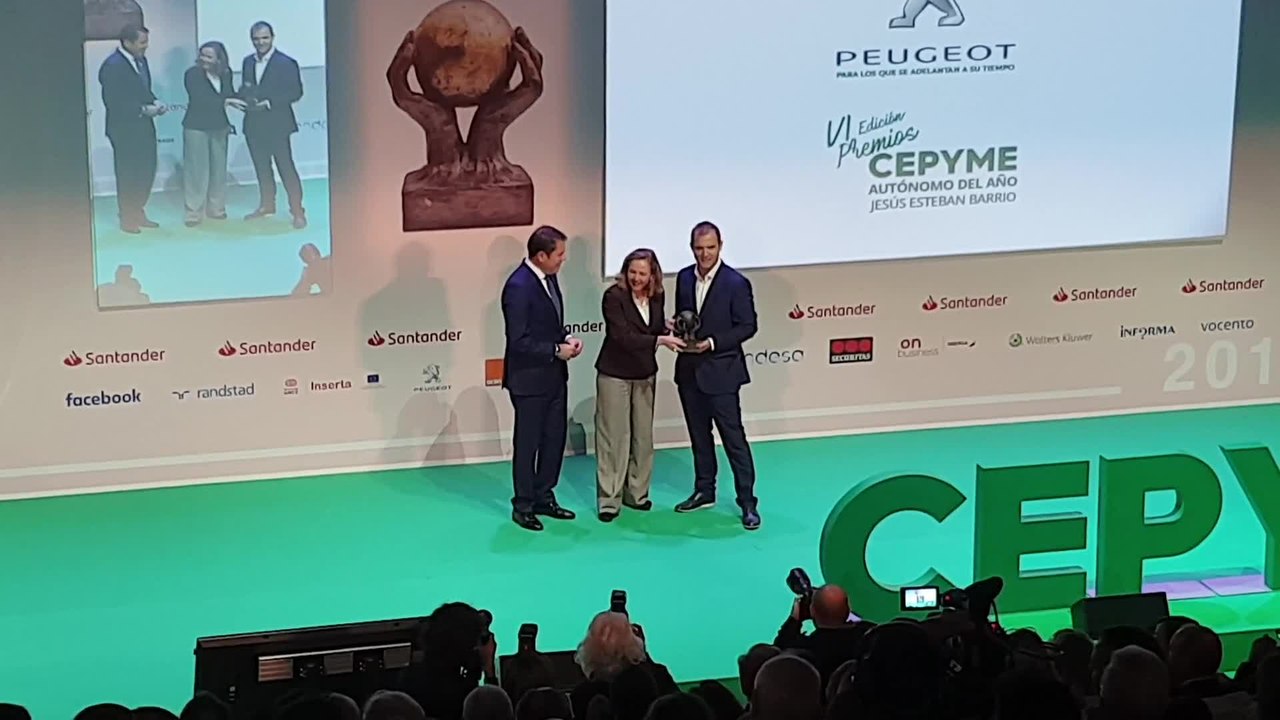 Calviño entrega los en la VI edición de los Premios Cepyme