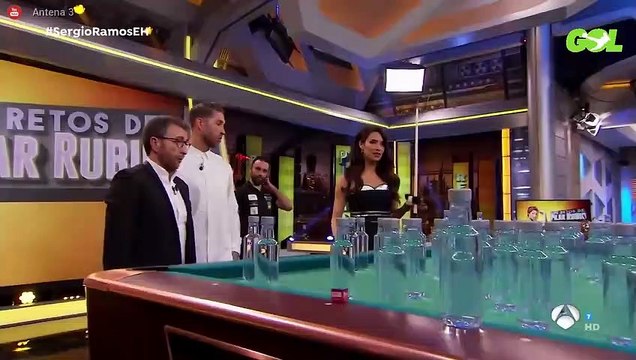 Pilar Rubio se la sube y se lo baja y lo enseña. Foto bomba (y de las gordas)