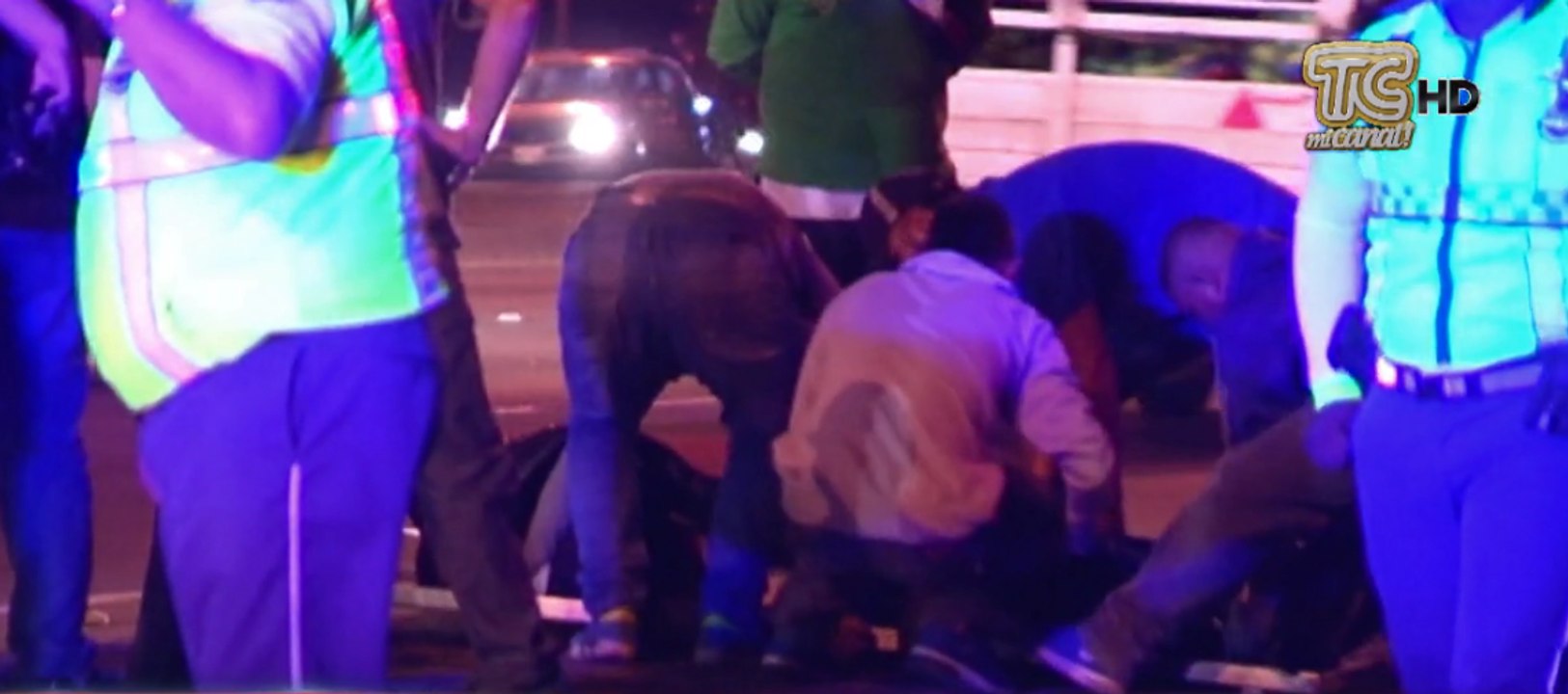 Hombre muere tras impactarse con su moto contra un parterre en Guayaquil