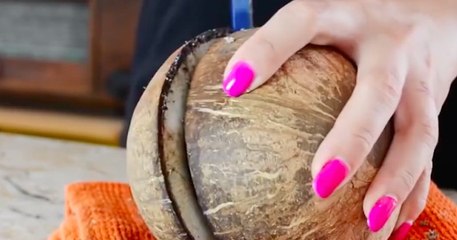 DIY : Fabriquez un bol avec une noix de coco !