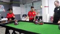 Futbol oynayan yapay zekalı robotlarıyla türkiye'yi temsil edecekler