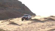 Fernando Alonso en el desierto de Arabia Saudí durante los test para el Ula-Neom Rally