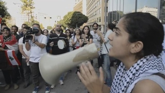 Nuevos bloqueos en el Líbano en medio de advertencias por colapso económico