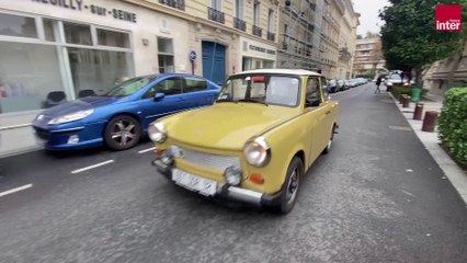 Download Video: VIDÉO - 30 ans après la chute du Mur, ils vont faire Paris-Berlin en Trabant : trajet avec Claude Martin, possesseur d'une Trabant 601 Luxe