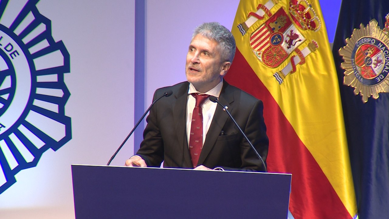 Marlaska destaca voluntad de servicio de Policía en "tiempos complejos"