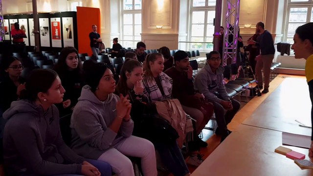 Forum mondial de la démocratie: un atelier pour aider les ados à repérer les fake news