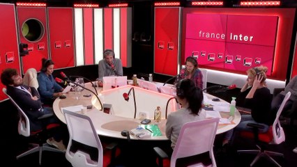 La course aux buzz des chaînes info - Le Sketch avec Cécile Rebboah