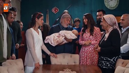 Masal bebeğin ailesiyle ilk tanışması… - Sen Anlat Karadeniz 63.Bölüm