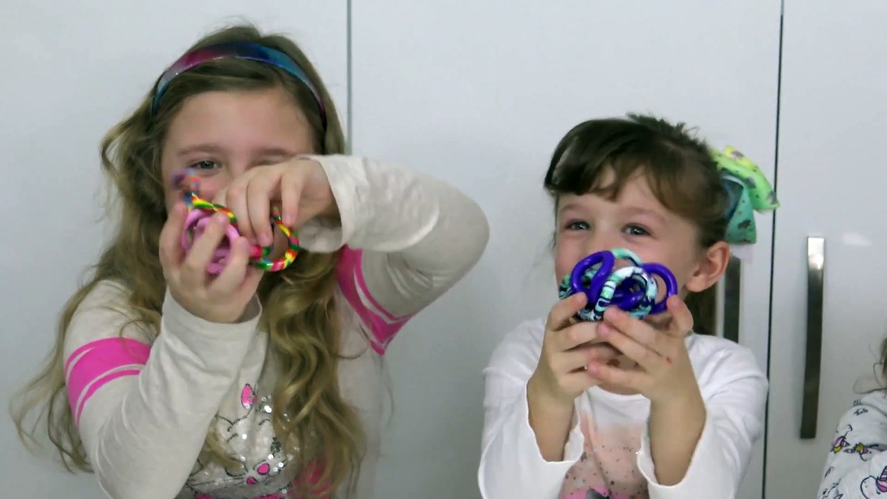 Sophia, Isabella e Alice  Brincando