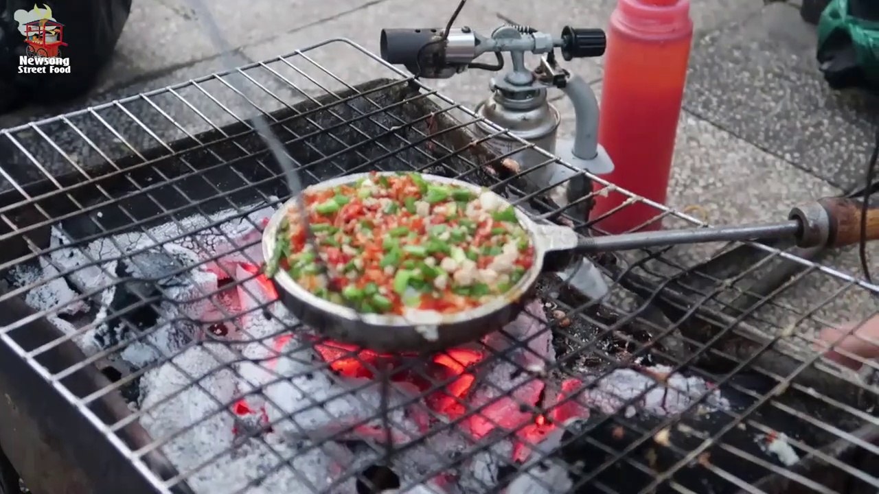 Œuf de caille grillé à Saigon Turtle Lake - Gâteau à la ceinture grillé - Vietnam Street Food