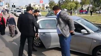 Uçan tekmeyle düşen gaspçı ve sevgilisi yakalandı