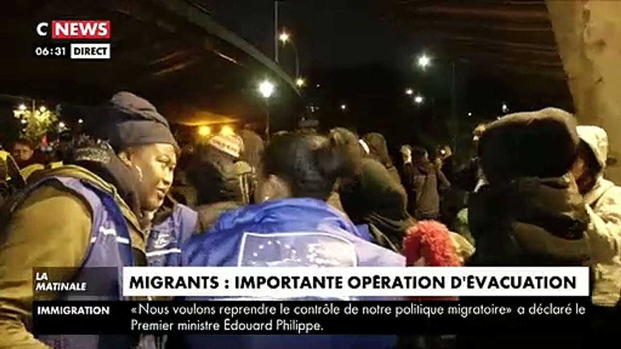Camps de migrants à Paris : Des centaines de personnes en train d'être évacués depuis 6h ce matin au Nord Ouest de Paris