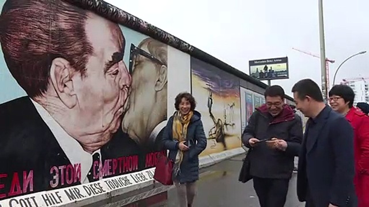 Berlin-Touristen lieben die Mauer