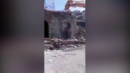 Hasankeyf'in tarihi çarşısı yıkılıyor
